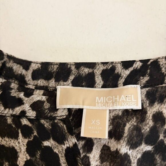 Michael Kors Blouse Women's XS Cheetah V-Neck Long Sleeve Zipper Career Shirt - Picture 6 of 8